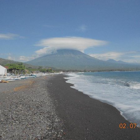 Amed Beach Villa Exterior photo