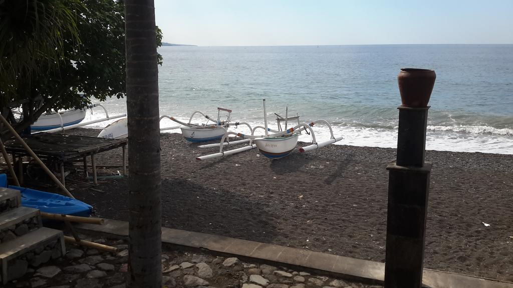 Amed Beach Villa Exterior photo