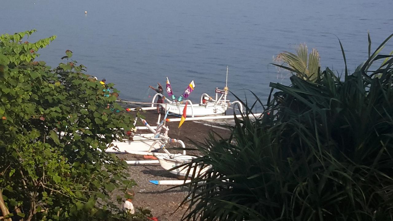 Amed Beach Villa Exterior photo