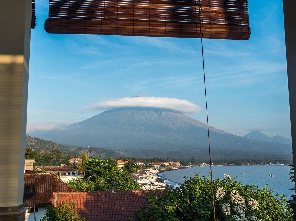 Amed Beach Villa Exterior photo