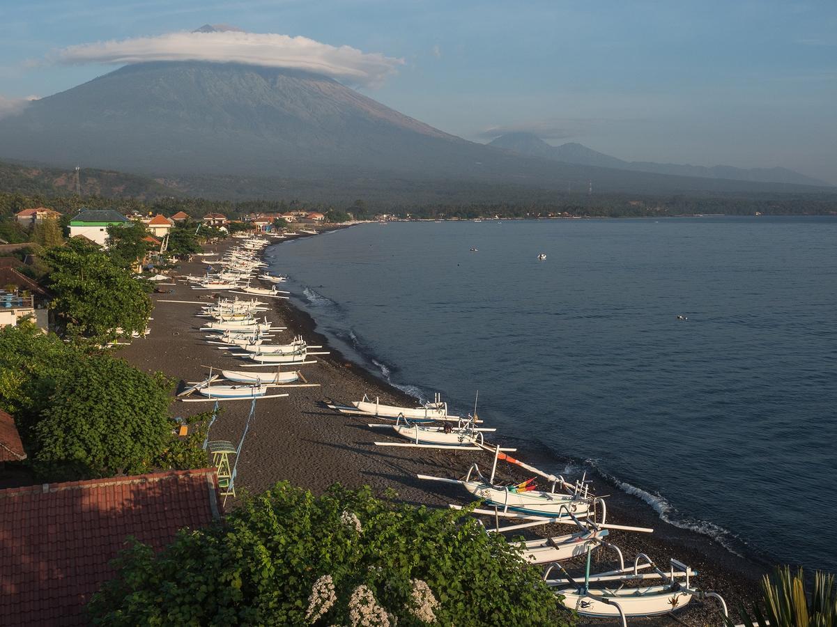 Amed Beach Villa Exterior photo
