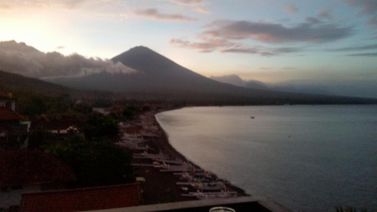 Amed Beach Villa Exterior photo